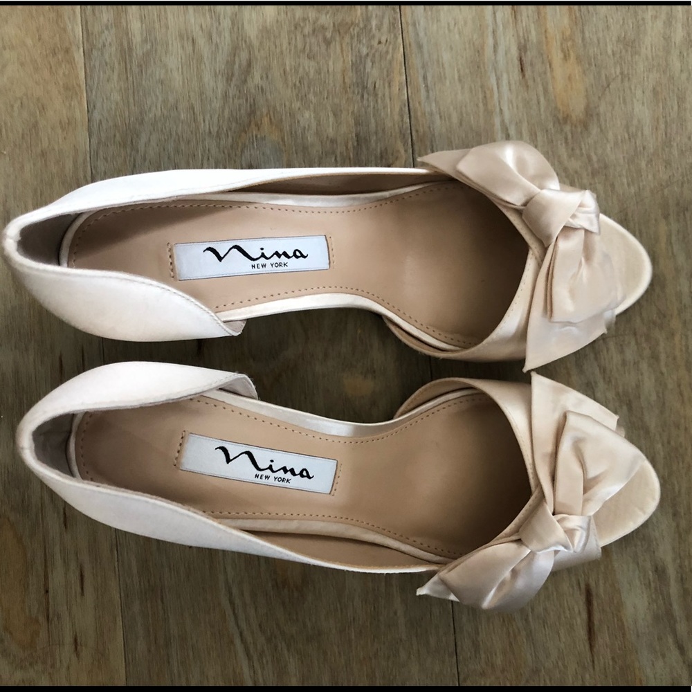 Nina Forbes II heels in ivory size 7 never worn